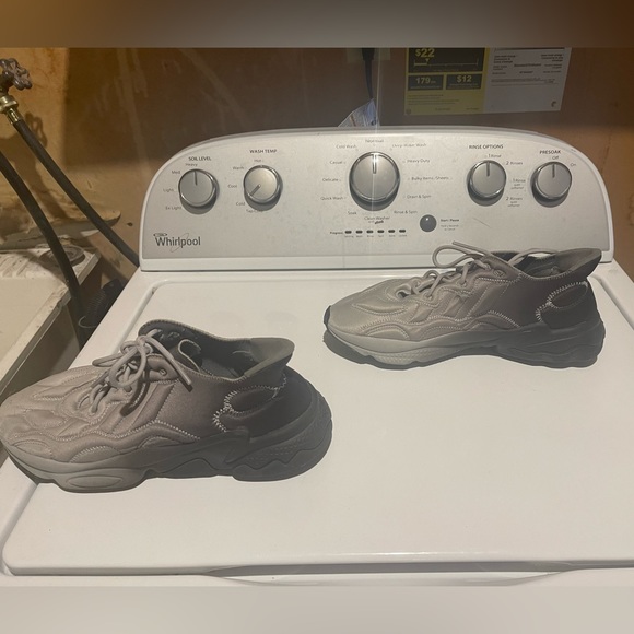 Adidas | adiprene athletic shoes euc - Picture 4 of 9